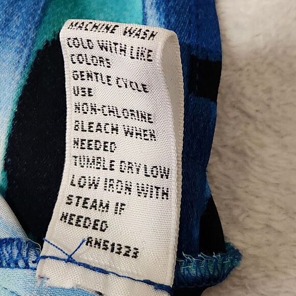 Chaus Womens tops Size 1X Blue Color Sheer Top Lightweight Roll Tab sleeves - Picture 11 of 12